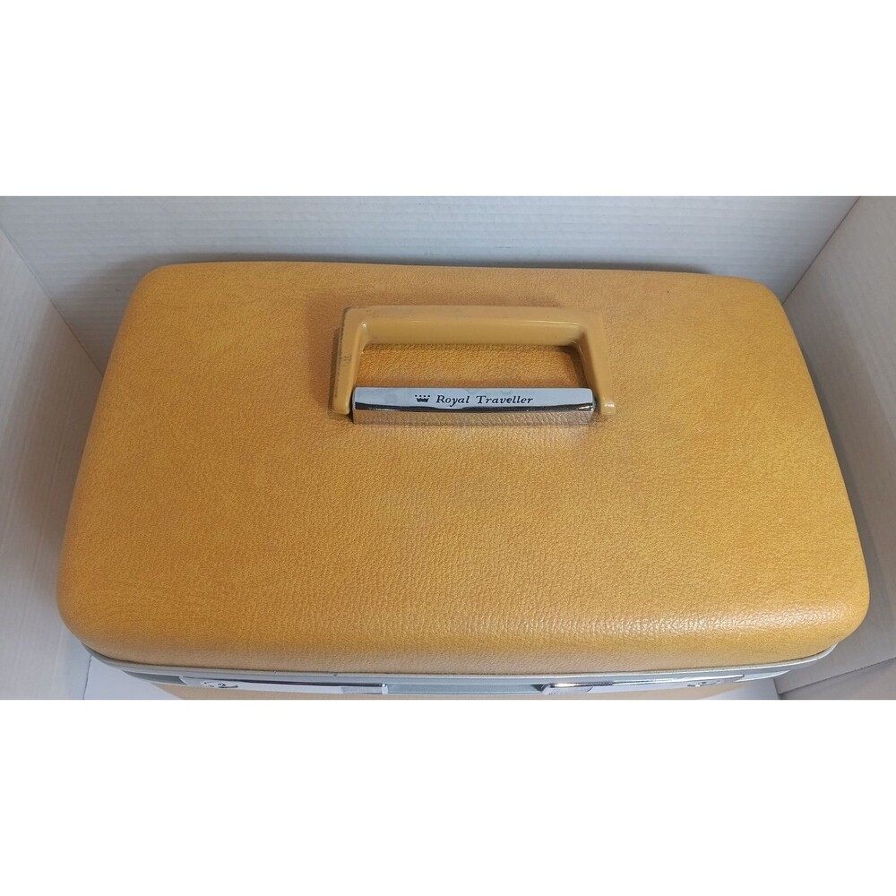 Vintage Samsonite Royal Traveller Red Train Case - Picture 2 of 8